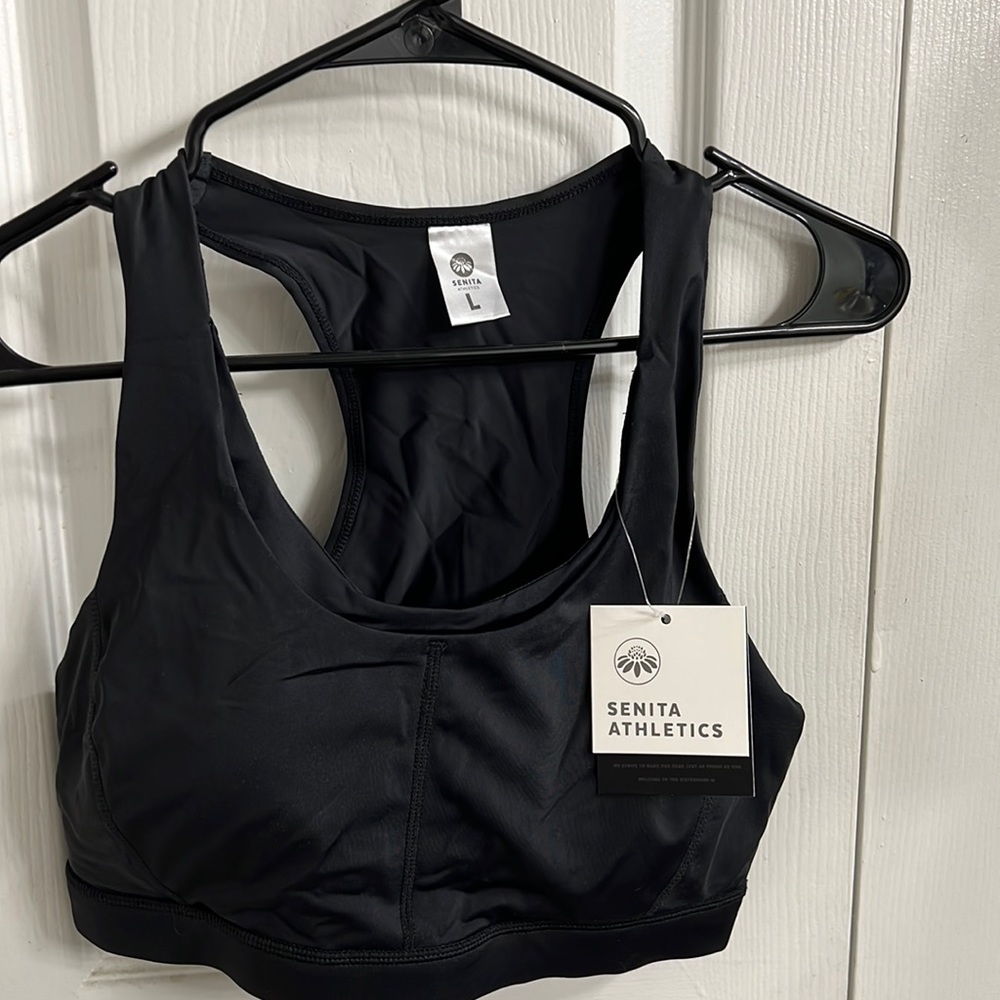 NWT Sports Bra with Pockets